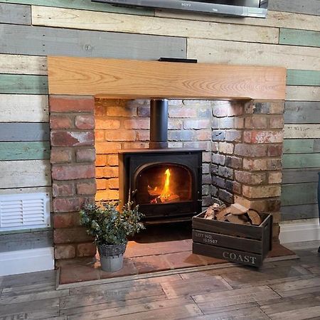 Den Of Joy Humberston Fitties Sleeps 6,Hot Tub,Log Burner Villa Cleethorpes Eksteriør billede