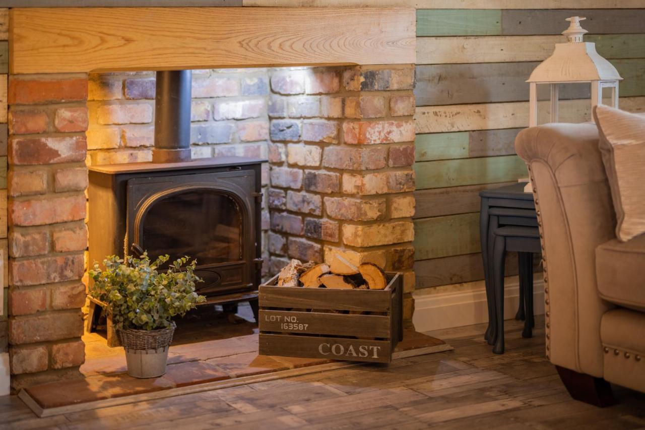 Den Of Joy Humberston Fitties Sleeps 6,Hot Tub,Log Burner Villa Cleethorpes Eksteriør billede