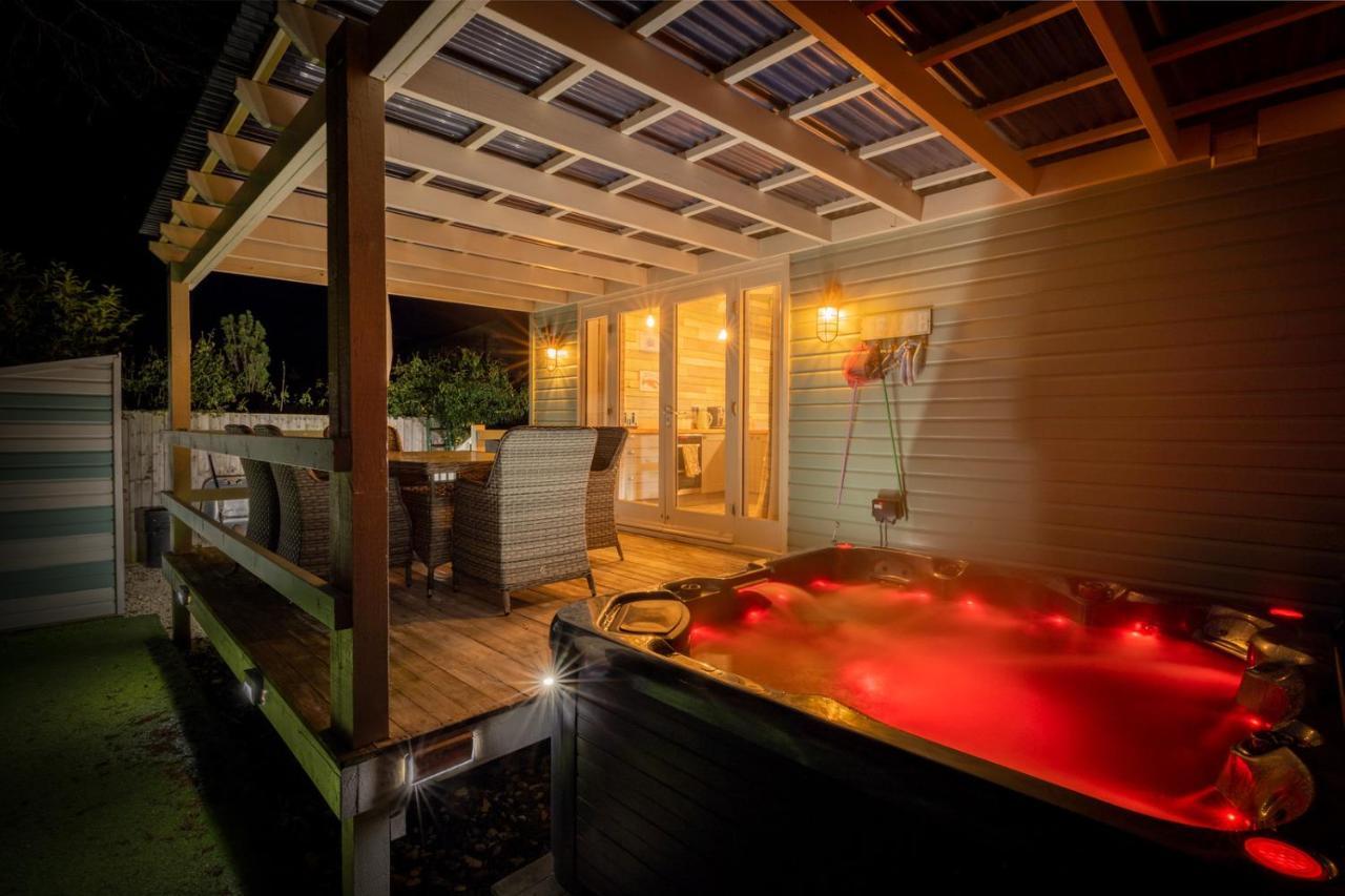 Den Of Joy Humberston Fitties Sleeps 6,Hot Tub,Log Burner Villa Cleethorpes Eksteriør billede