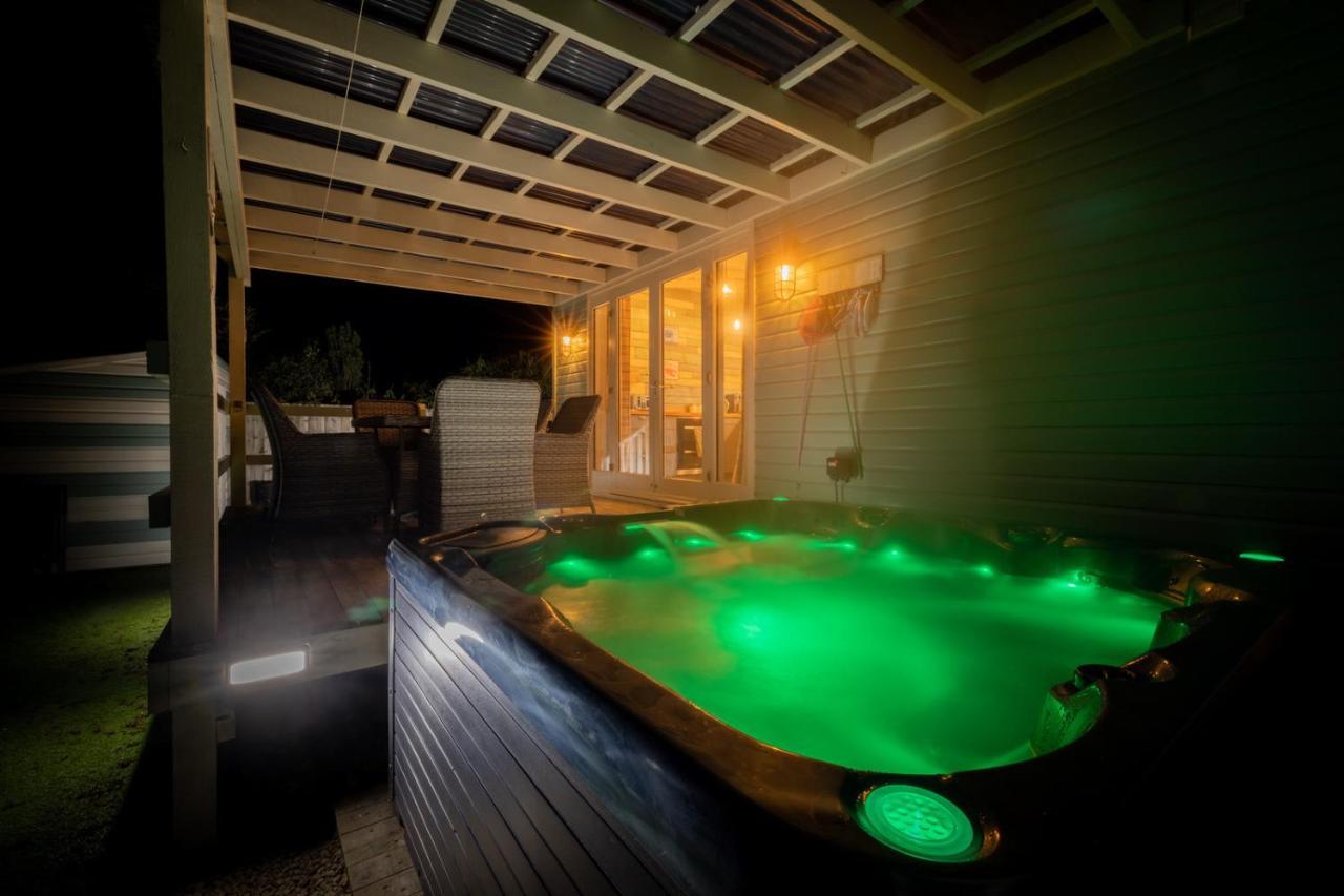 Den Of Joy Humberston Fitties Sleeps 6,Hot Tub,Log Burner Villa Cleethorpes Eksteriør billede