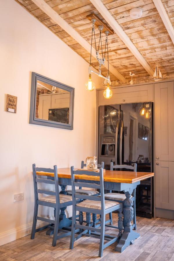 Den Of Joy Humberston Fitties Sleeps 6,Hot Tub,Log Burner Villa Cleethorpes Eksteriør billede